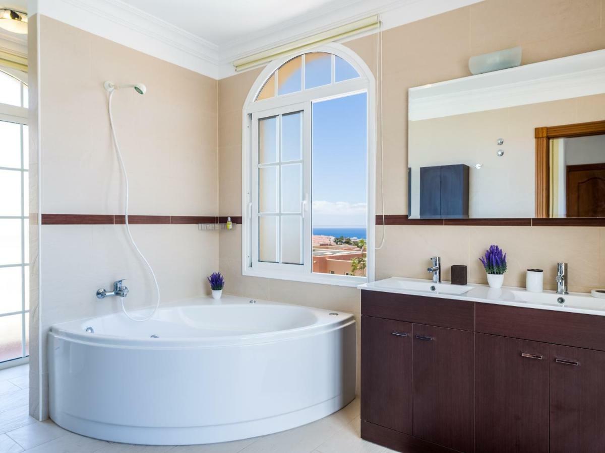 Amazing Villa Viktoria! Pool Big Garden Costa Adeje  Bagian luar foto